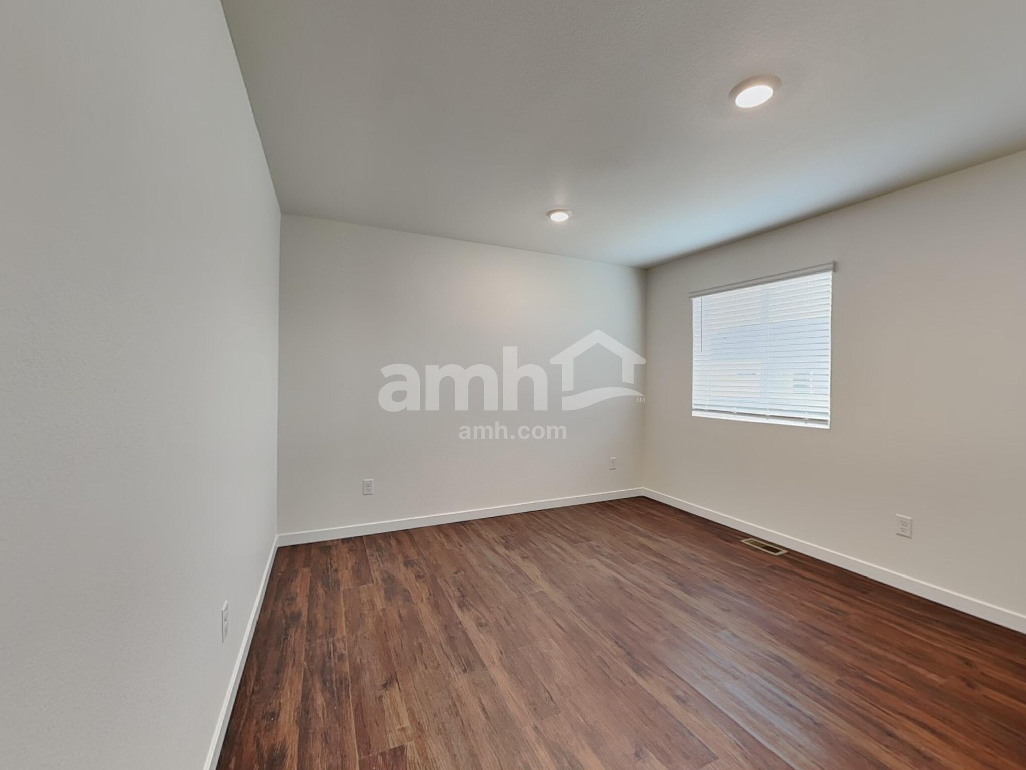 Building Photo - 11669 Logans Rdg Dr