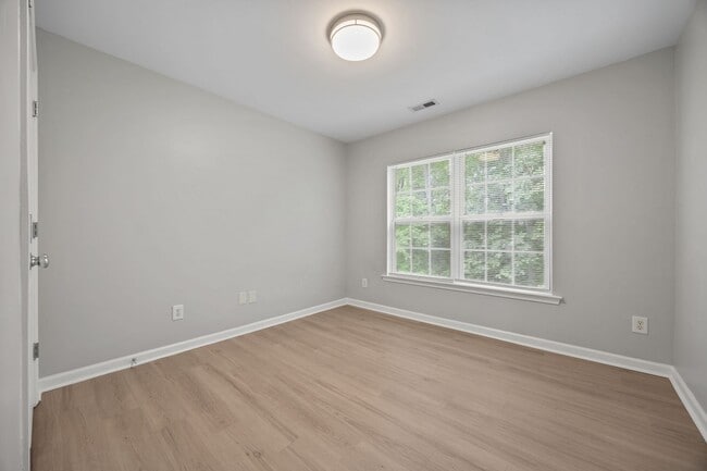 Building Photo - Charming 3-Bedroom Home,  minutes from Downtown Durham & Duke, Pet Friendly!