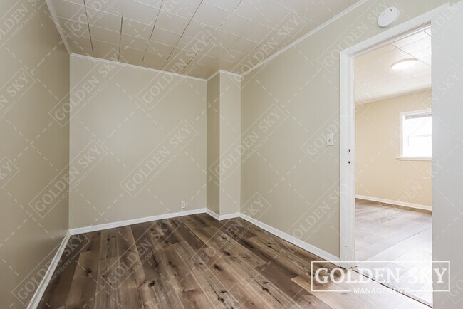 Building Photo - 1711 S Blaine St