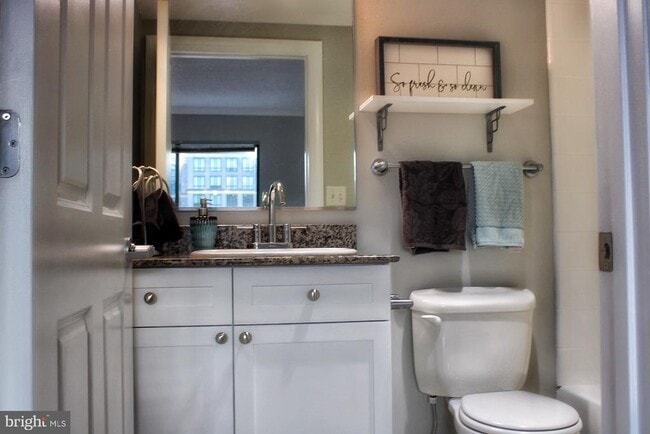 Building Photo - 777 7th St NW