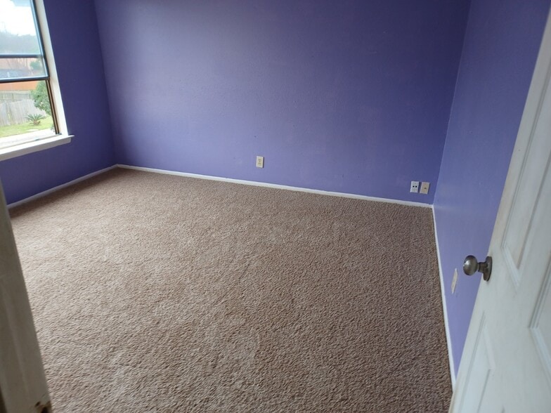 Building Photo - 9315 Rue De Bois