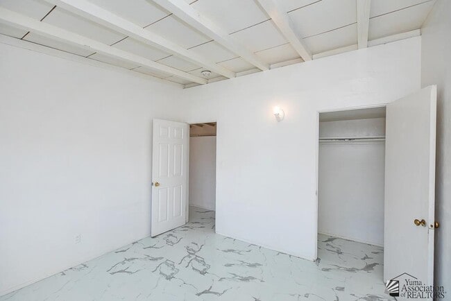 Building Photo - 664 S Orange Ave
