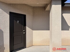 Building Photo - 6012 Curvy Hills Dr