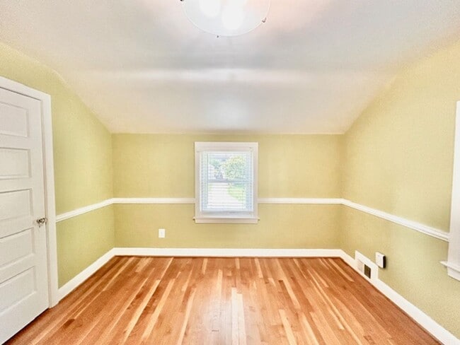Building Photo - 4523 Gladwyne Dr