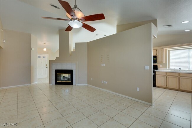Building Photo - 1744 Knotty Pine