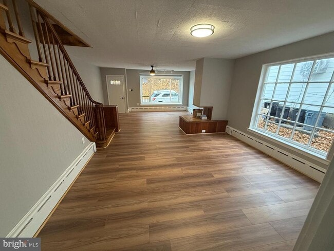 Building Photo - 416 Laurel St