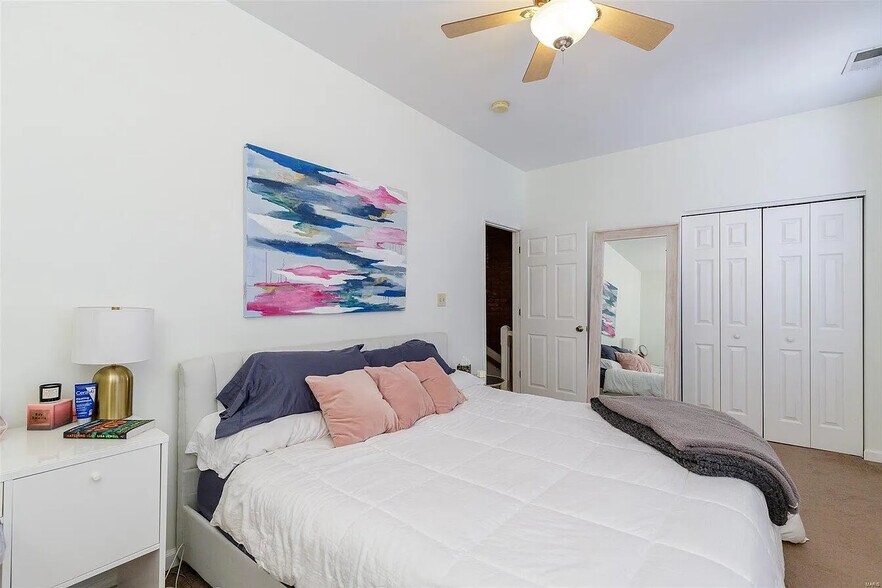 Building Photo - 4063 Shenandoah Ave