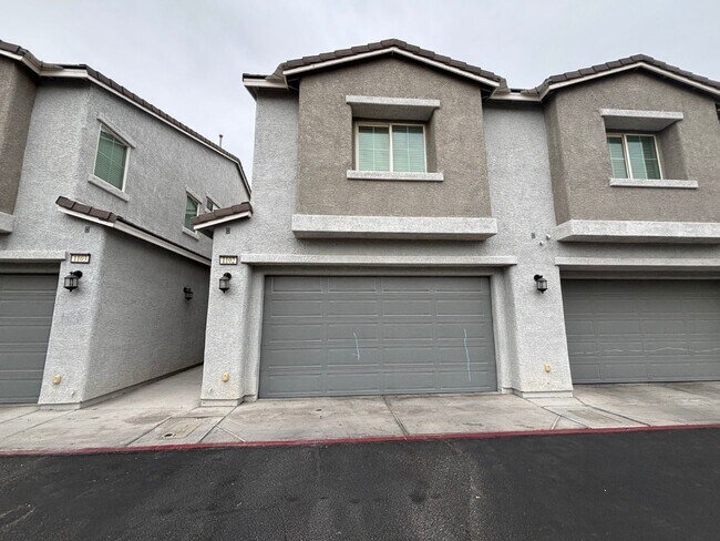 Primary Photo - Beautiful Gated 3-Bed, 2.5-Bath Townhome in North Las Vegas!
