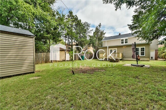 Building Photo - Beautifully Remodeled 4-Bedroom Home near ...
