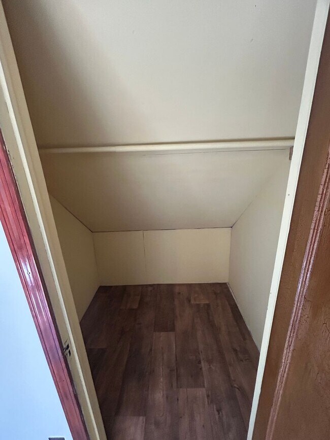 Building Photo - 5827 Lumley St