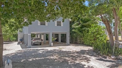 Building Photo - 139 N Bay Harbor Dr