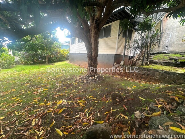 Building Photo - 805 Alewa Dr