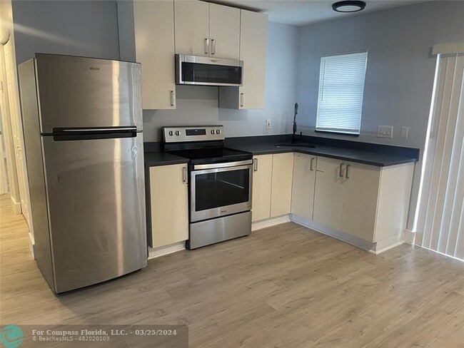 Building Photo - 780 NE 46th Ct