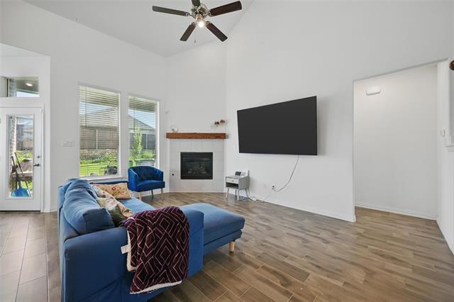 Building Photo - 1501 Lake Grove Dr