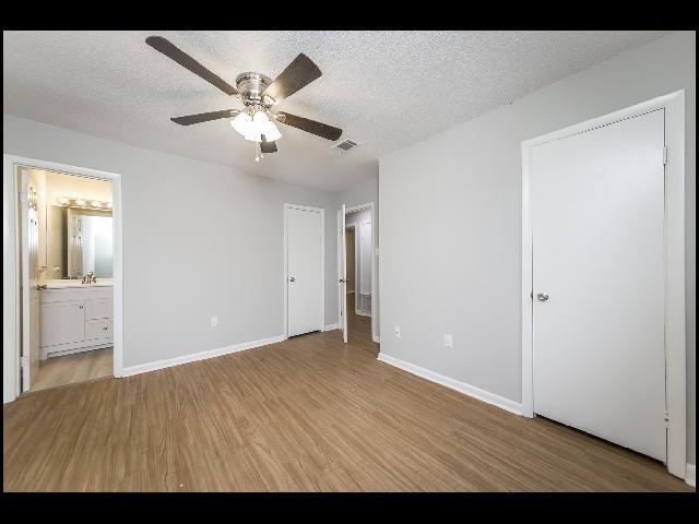 Building Photo - 143 Oaklawn Dr