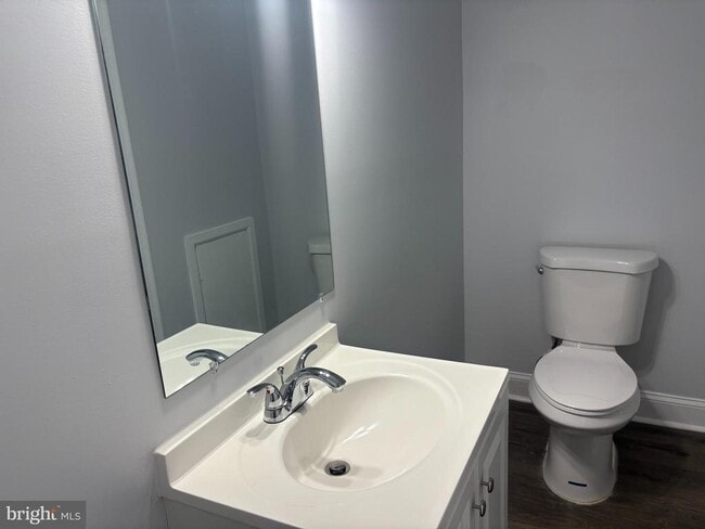 Building Photo - 110B Red Cedar Ct
