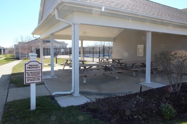 Building Photo - 1376 Heatherwood Ln