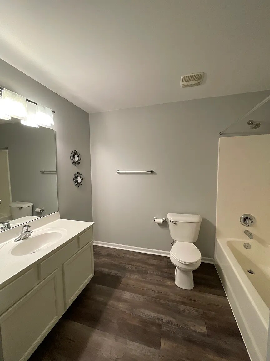 Building Photo - 2133 Welsh Dr