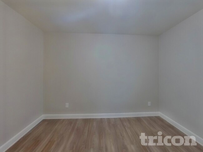 Building Photo - 524 Westside Cir