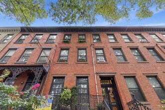 Building Photo - 638 Jersey Ave