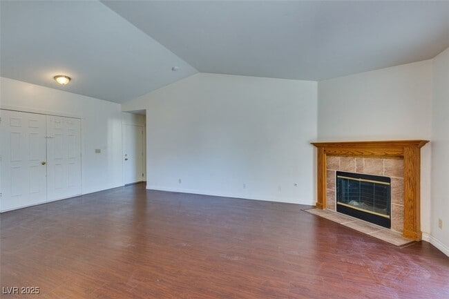 Building Photo - 5034 Lark Canyon Ct