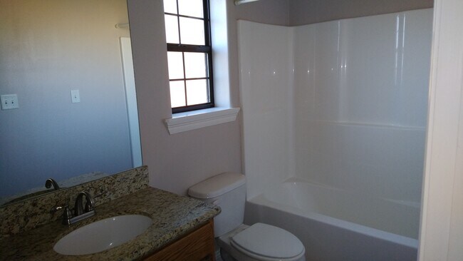 Building Photo - 3656 Belview Rd