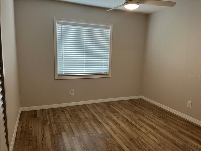 Building Photo - 528 Golden Raintree Pl