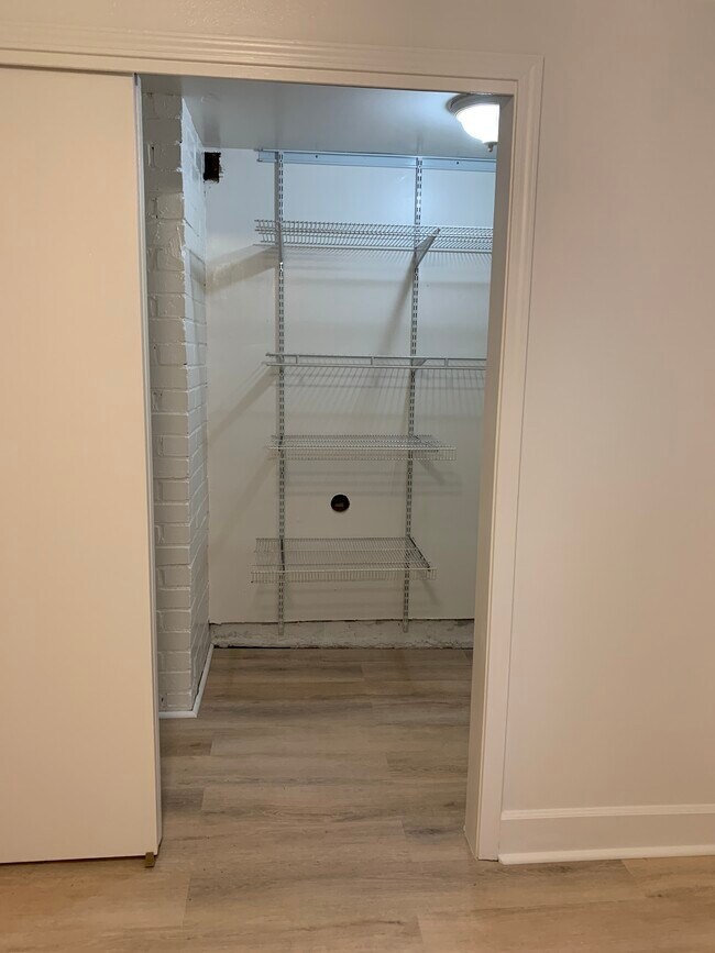 Building Photo - 910 N 149th St