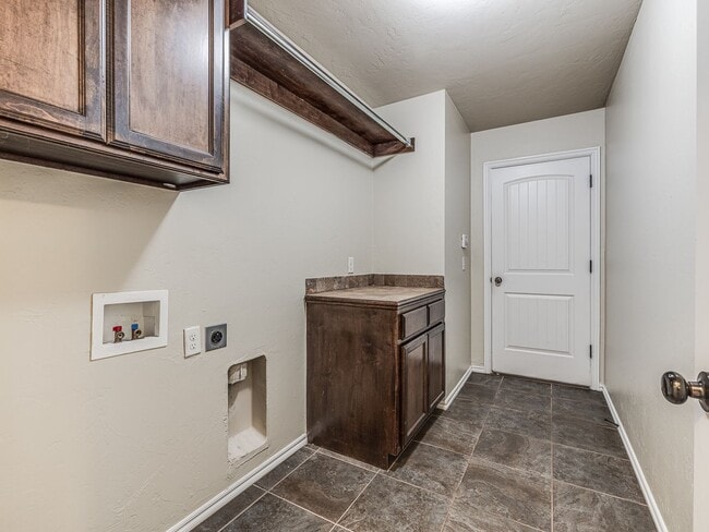 Building Photo - 3 Bedroom home in Deer Creek ISD - Montague/Sonador Addition - Community Pool