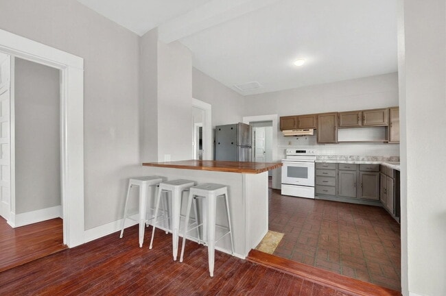 Building Photo - 3021 Co Rd 467