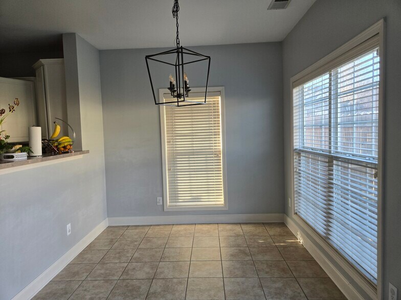 Building Photo - 17001 Piton Way