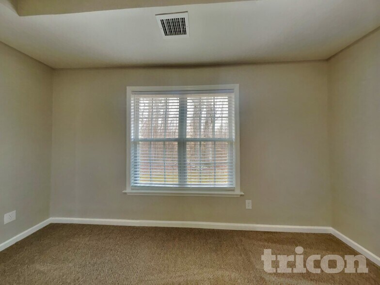 Building Photo - 105 Haven Grove Trail