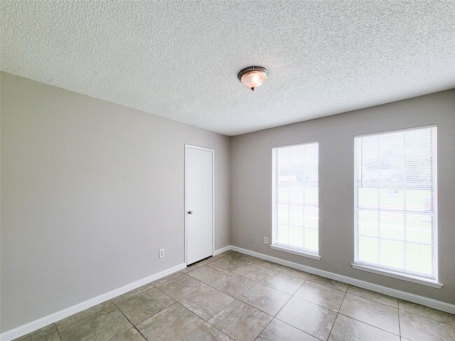 Building Photo - 8530 Quail Burg Ln