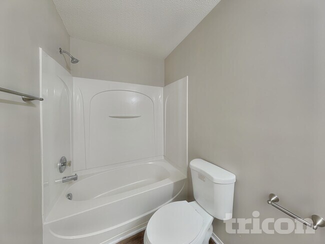 Building Photo - 933 Mailwood Dr