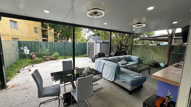 Building Photo - 15430 SW 81st Cir Ln