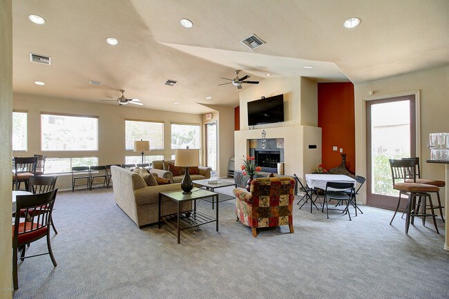 Building Photo - 3830 E Lakewood Parkway East