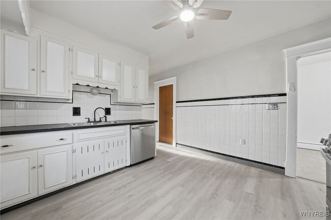 Building Photo - 691 Columbus Pkwy