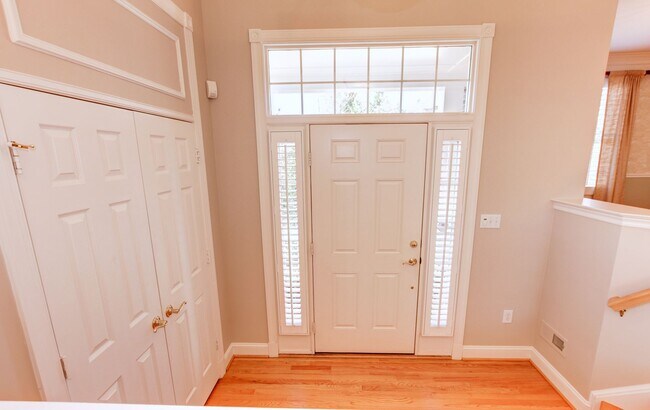 Building Photo - Lovely and Sought After Home for Rent in t...