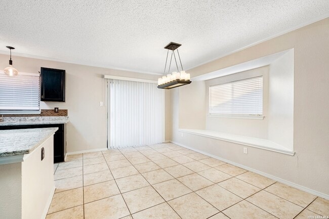 Building Photo - 7910 Chestnut Barr Dr