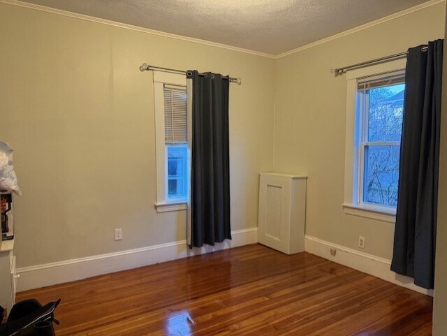 Building Photo - 26-28-28 Waverley Ave