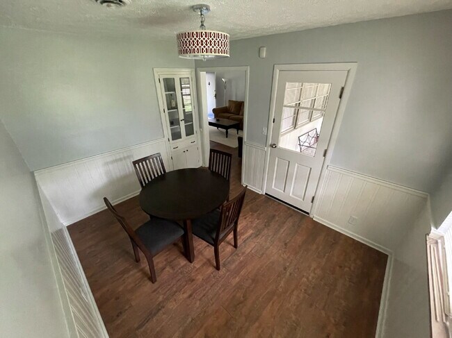 Building Photo - 2920 Highwoods Dr E