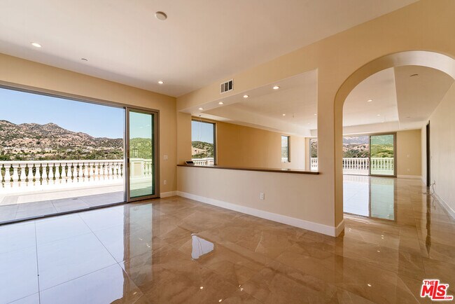 Building Photo - 11631 Poema Pl
