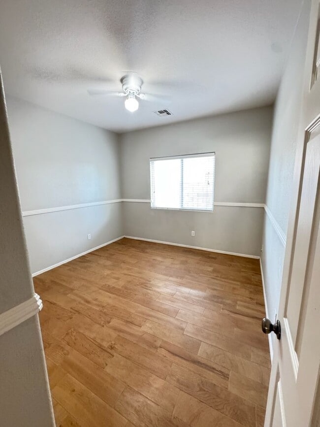 Building Photo - Chandler 4 bed 2 bath