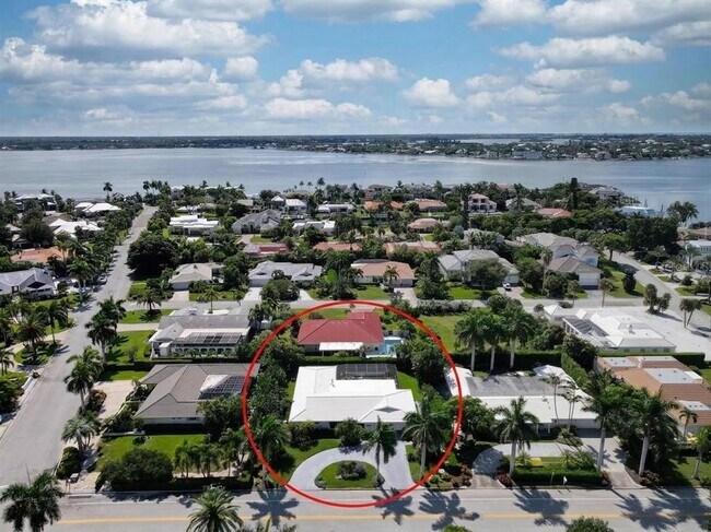 Building Photo - 567 Bird Key Dr