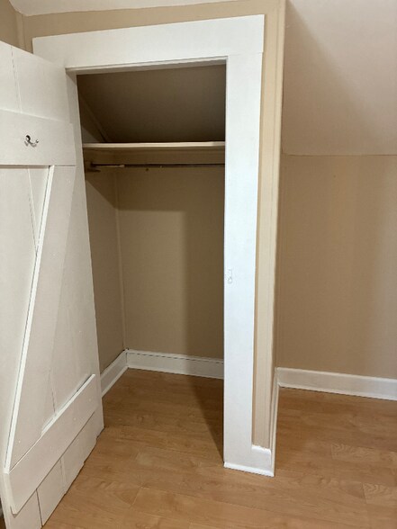 Building Photo - 305 Penfield Pl