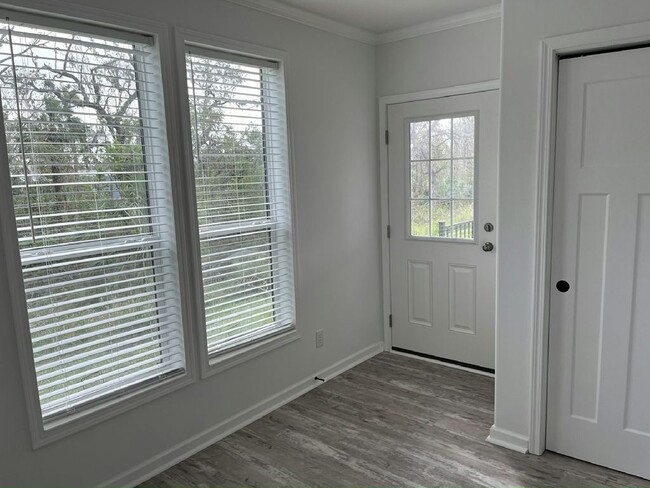 Building Photo - 3539 Vine Trl
