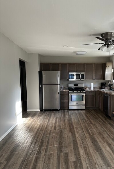 Kitchen - 955 Misty Glen Dr