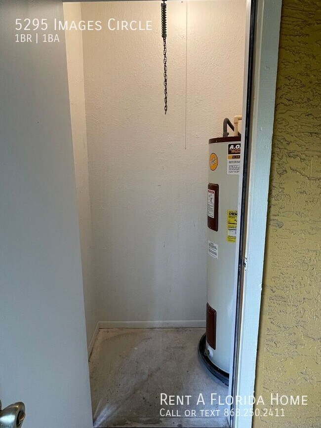 Building Photo - 5295 Images Cir