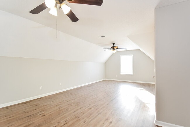 Building Photo - 184 Pebble Creek Cove E