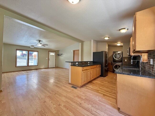 Building Photo - 5228 W Crosscut Rd